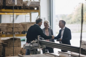 Sell More, Risk Less: Smart Credit Insurance Decisions in Apparel